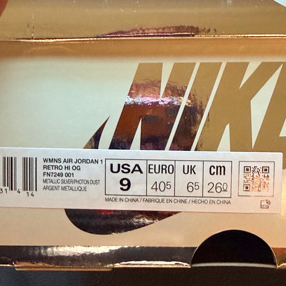 Nike Air Jordan 1 WMNS Metallic Silver Sneakers